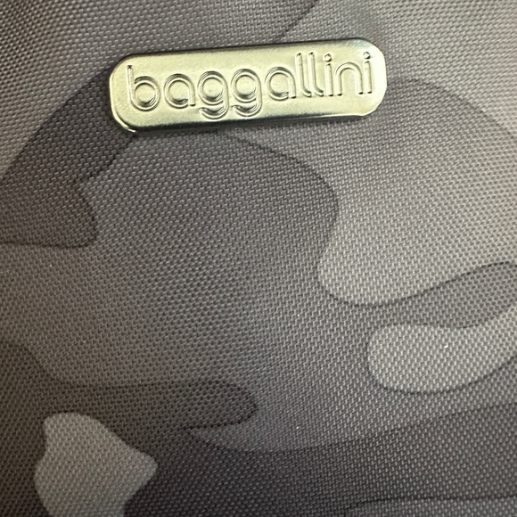 Baggallini Gray Camo Crossbody - Picture 5 of 8